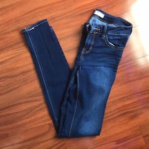 Blue jegging feel jeans